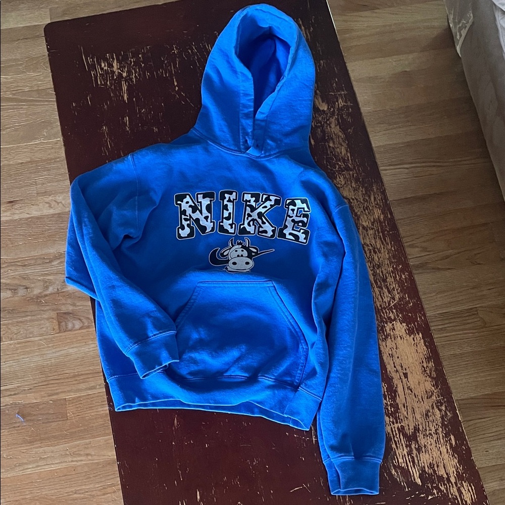 Gildan Blue Nike Spotted Cow Logo Small